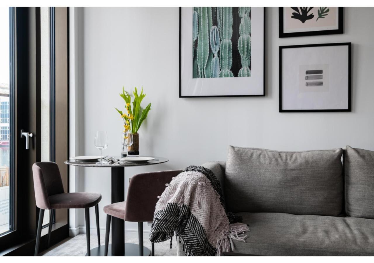 Elegant And Modern Apartments In Canary Wharf Right Next To Thames Londres Extérieur photo